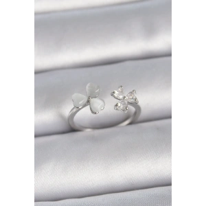 Pirinç Gümüş Renk Ayarlanabilir Zirkon Taşlı Beyaz Mineli Kalp Model Kadın Yüzük