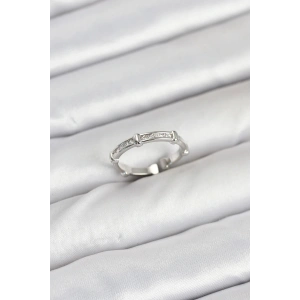 Pirinç Gümüş Renk Kemik Model Zirkon Taşlı Kadın Yüzük