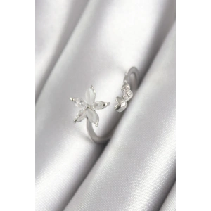 Pirinç Gümüş Renk Zirkon Taşlı Çiçek Model Kalp Detay Kadın Yüzük - TJ-BYK3070