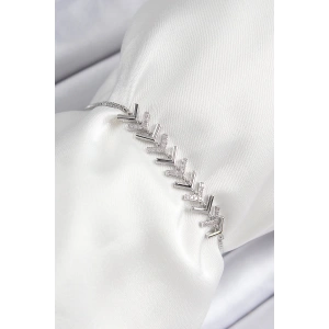 Pirinç Zirkon Taşlı Sıralı Ok Model Gümüş Renk Asansörlü Kadın Bileklik - TJ-BB7456