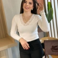 Beyaz Kol Ve Yaka DantelDetaylı Bluz