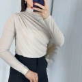 Bej Büzgü Detaylı Dik Yaka Sandy Bluz