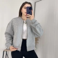 Şık Tasarımlı İncili Şardonlu Crop Top Sweatshirt Gri