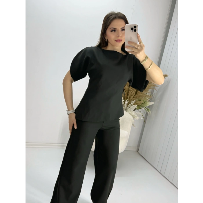 Omzu Yırtmaçlı Bele Oturan Asimetrik Kesim Takım