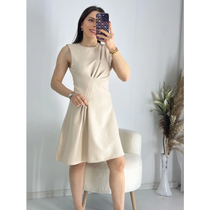 Bej Önü Büzgülü Elbise