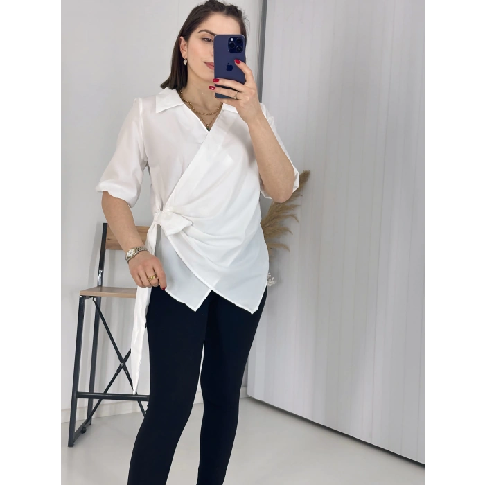 Beyaz Kravuze Yaka Bel Bağlamalı Gömlek