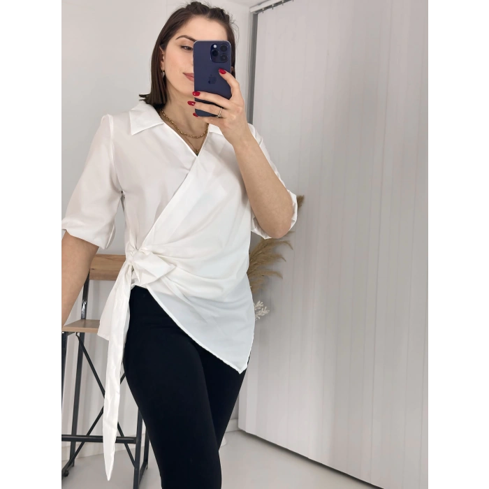 Beyaz Kravuze Yaka Bel Bağlamalı Gömlek