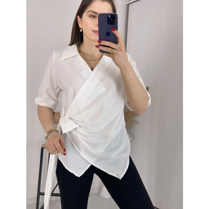 Beyaz Kravuze Yaka Bel Bağlamalı Gömlek