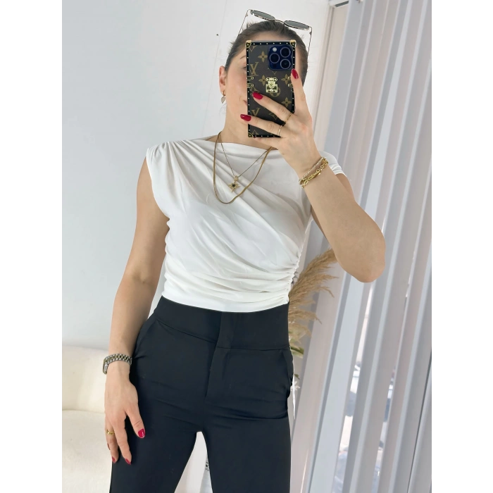 Beyaz Sandy Kolsuz Büzgülü Bluz