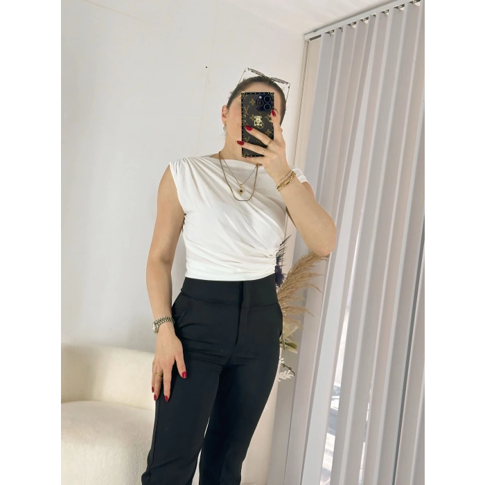 Beyaz Sandy Kolsuz Büzgülü Bluz