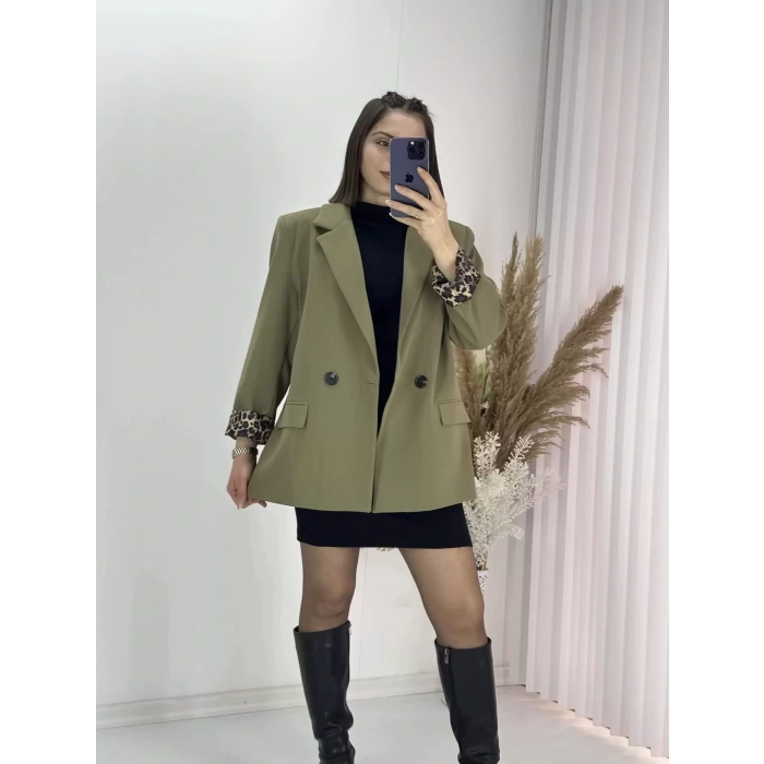 Dik Yaka Kolsuz Siyah Elbise