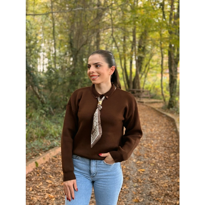 Fular detay Polo yaka kazak kahve