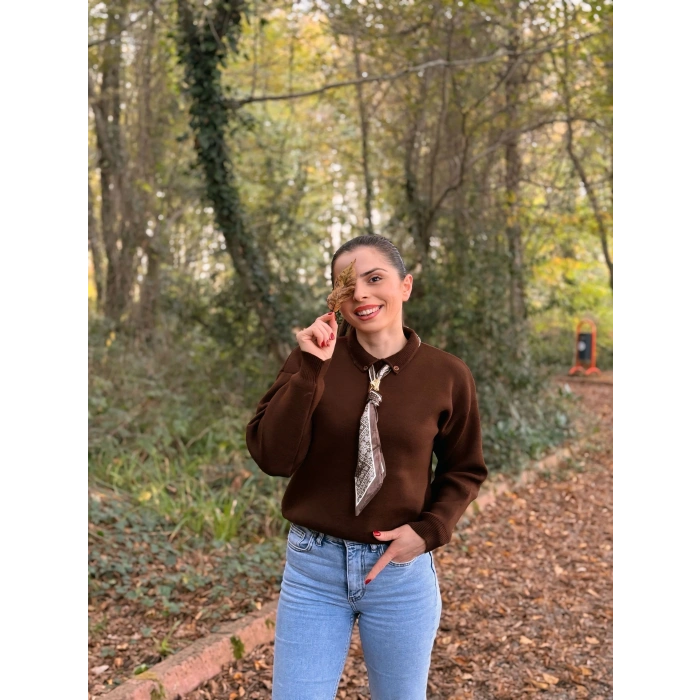 Fular detay Polo yaka kazak kahve