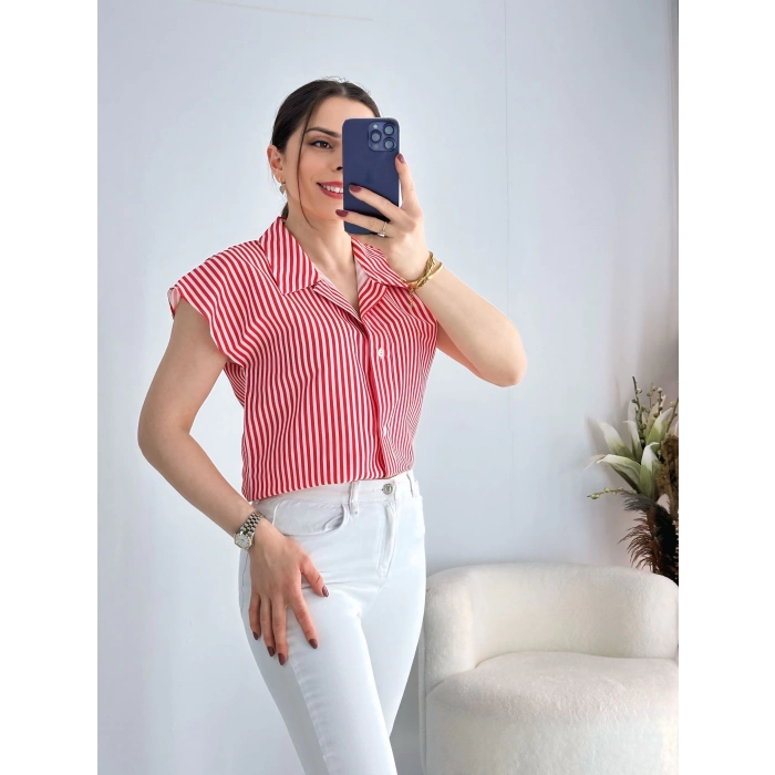 Kırmızı Beyaz Çizgili Gömlek