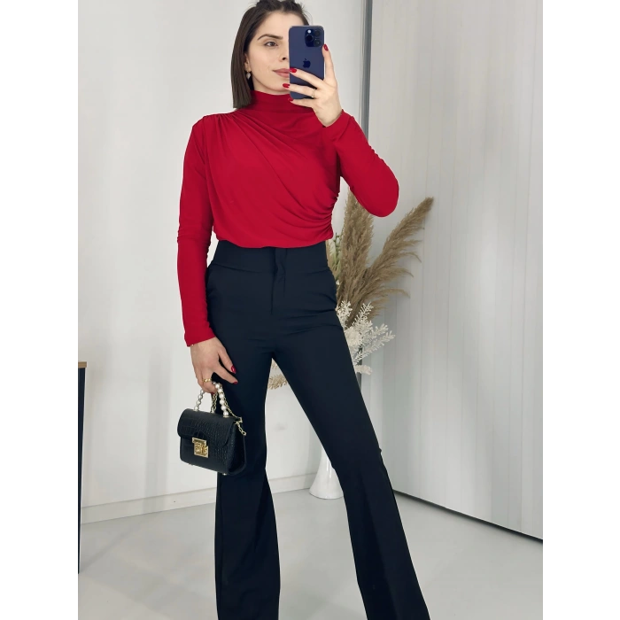 Kırmızı Büzgü Detaylı Dik Yaka Sandy Bluz