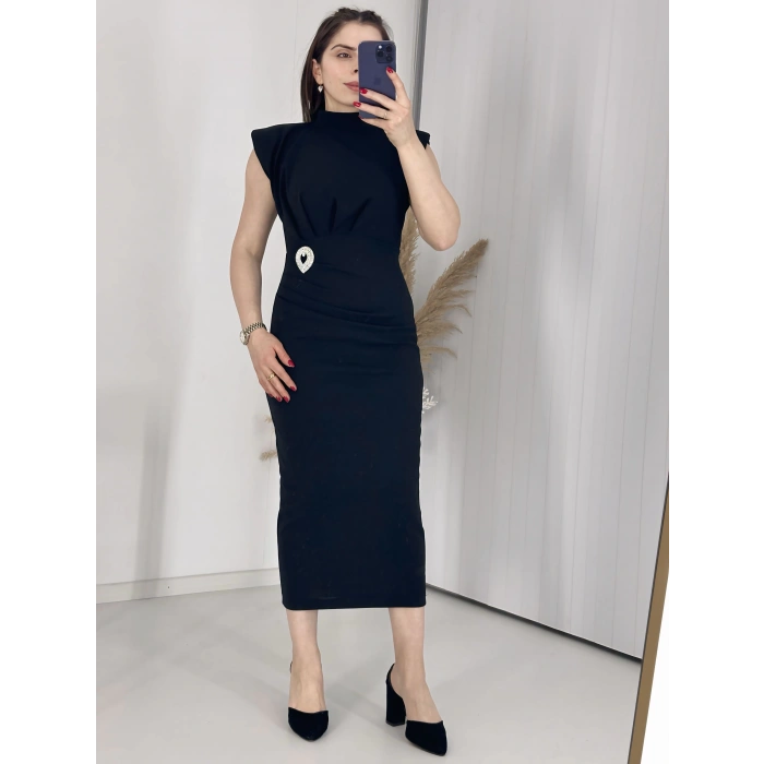 Siyah BROŞLU Vatkalı krem Elbise