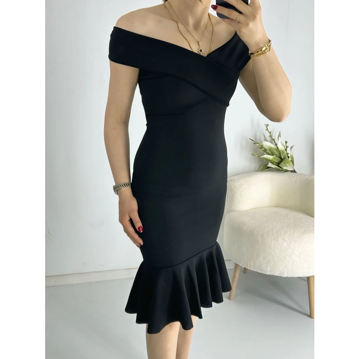 Siyah Çapraz Yaka Kolsuz Etek Ucu Valonlu Kalem Elbise