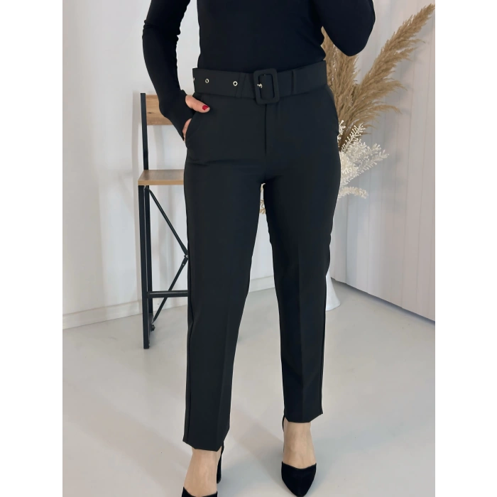 Siyah Kemerli Boru Paça Kumaş Pantolon