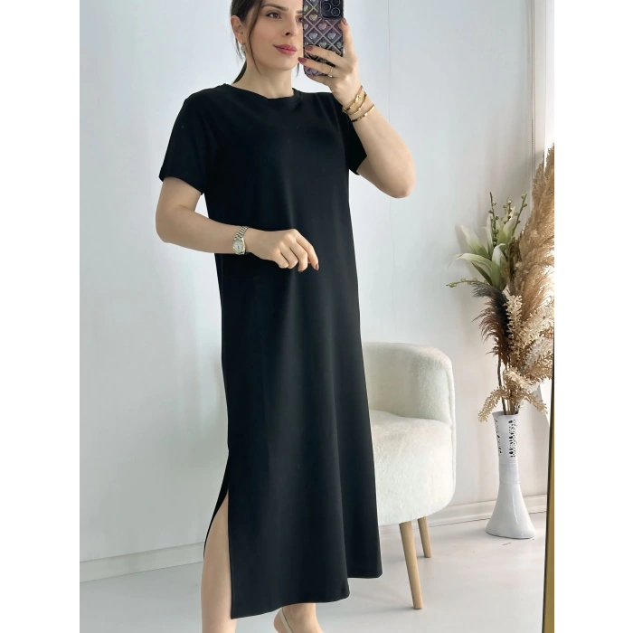 Siyah Kısa Kollu Yanları Yırtmaçlı Penye Elbise