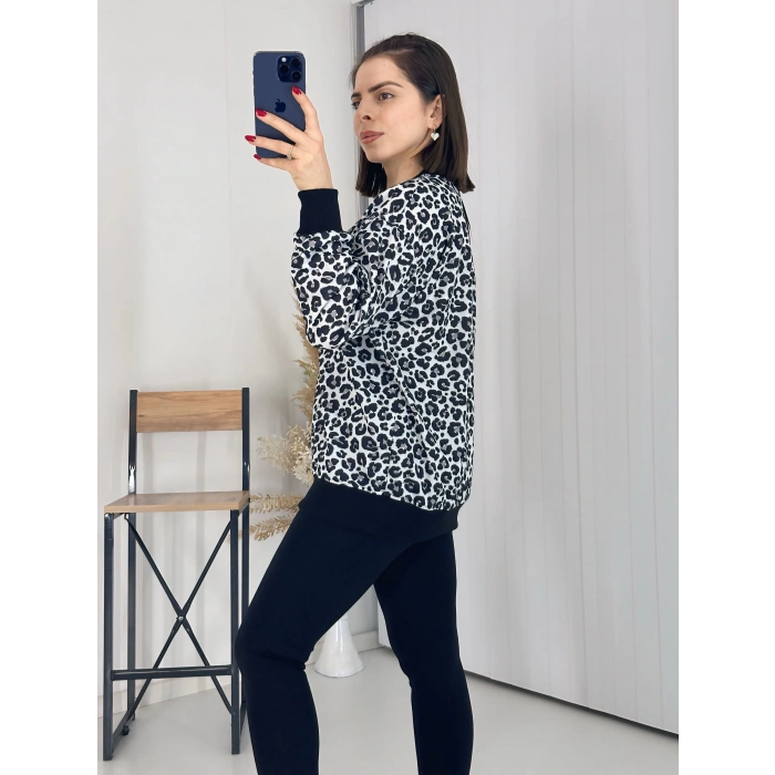 Siyah Leopar Desen Harf Detaylı Sweathirt