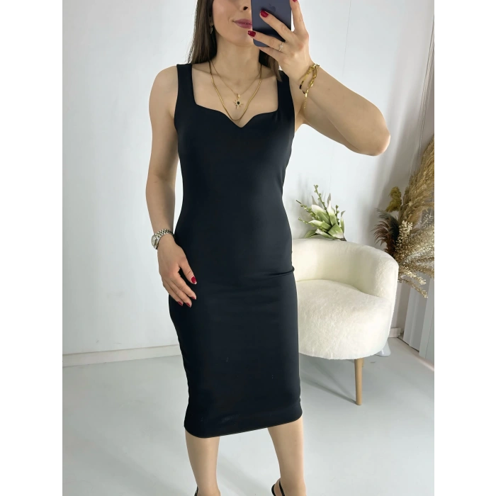 Siyah Yaka Detay Kalem Elbise