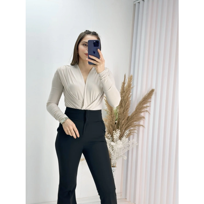 Vatkalı Kravuze V Yaka Çıtçıtlı Bady -Bej