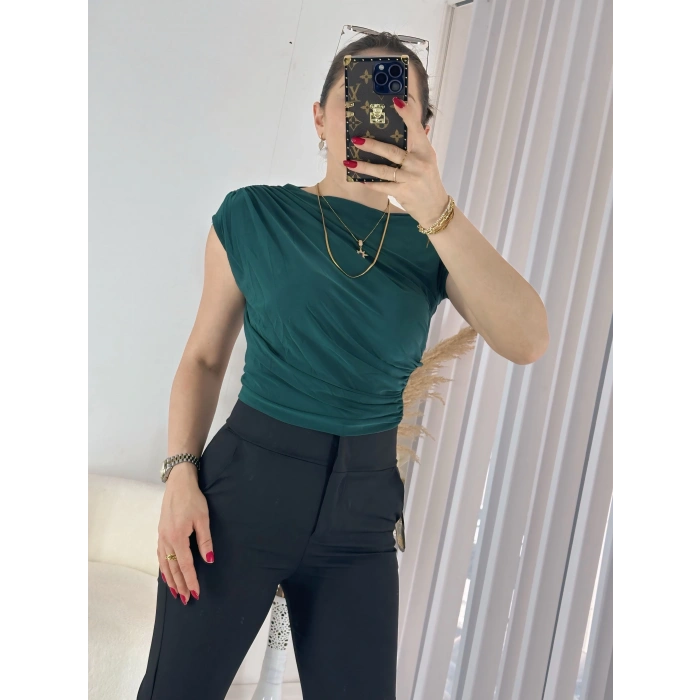 Yeşil Sandy Kolsuz Büzgülü Bluz