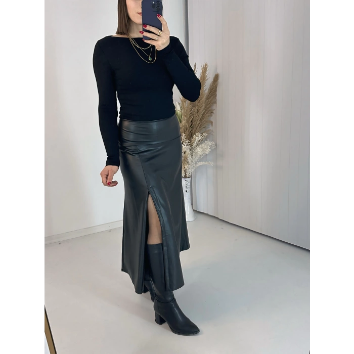 Yırtmaçlı Midi Boy Siyah Deri Etek