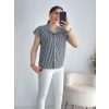 Siyah Beyaz Çizgili Gömlek