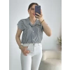 Siyah Beyaz Çizgili Gömlek