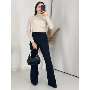 Bej Büzgü Detaylı Dik Yaka Sandy Bluz