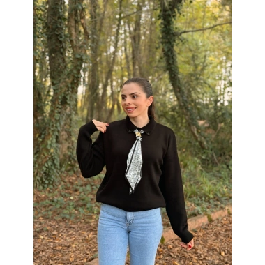 Fular detay Polo yaka kazak siyah