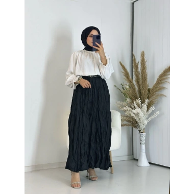Kırışık Model Siyah Renk Etek