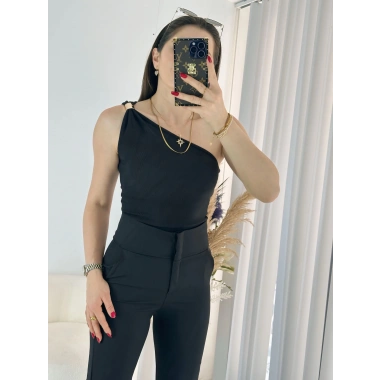 Siyah Omuz Tokalı Triko Crop