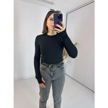 Siyah Parmak Geçirmeli Bluz