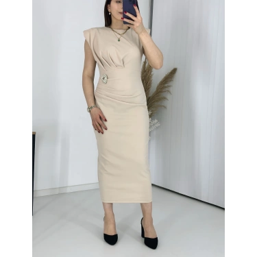 Bej BROŞLU Vatkalı Krep Elbise