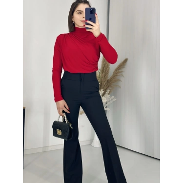 Kırmızı Büzgü Detaylı Dik Yaka Sandy Bluz