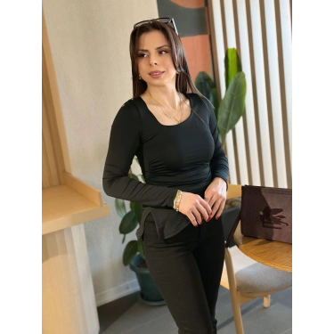 Siyah Asimetrik Yaka Drapeli Bluz