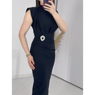 Siyah BROŞLU Vatkalı krem Elbise