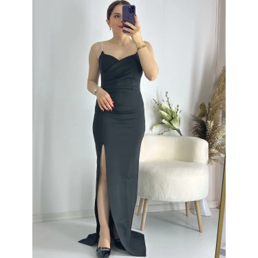 Siyah Taş Askılı Yırtmaçlı Uzun Abiye