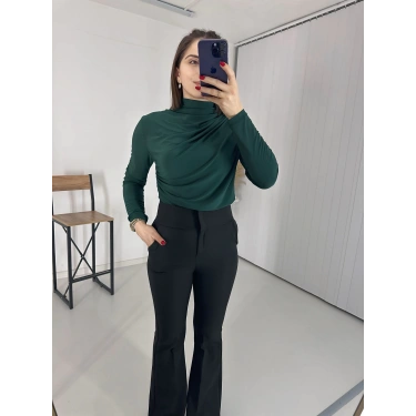 Yeşil Büzgü Detaylı Dik Yaka Sandy Bluz