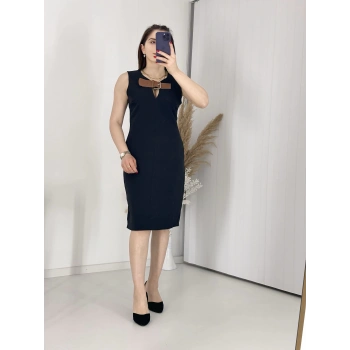 Siyah Göğüs Kemerli Klasik Elbise