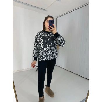 Siyah Leopar Desen Harf Detaylı Sweathirt