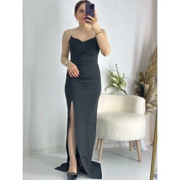 Siyah Taş Askılı Yırtmaçlı Uzun Abiye