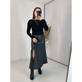 Yırtmaçlı Midi Boy Siyah Deri Etek