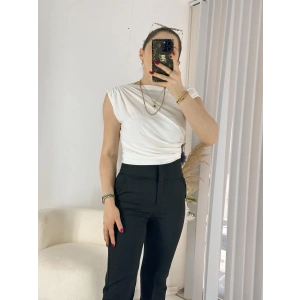Beyaz Sandy Kolsuz Büzgülü Bluz