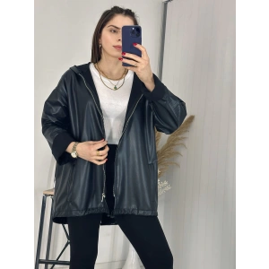 Kapşonlu Siyah Deri Yağmurluk