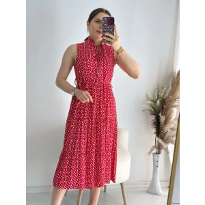 Kırmızı Puantiyeli Elbise