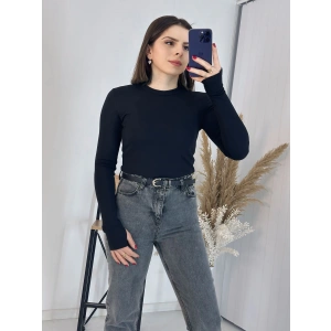 Siyah Parmak Geçirmeli Bluz