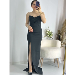 Siyah Taş Askılı Yırtmaçlı Uzun Abiye